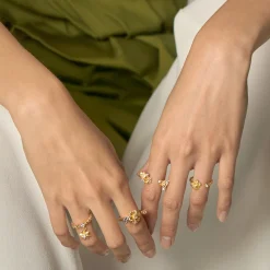 Ascocenda Garden Ring in Gold with White Topaz