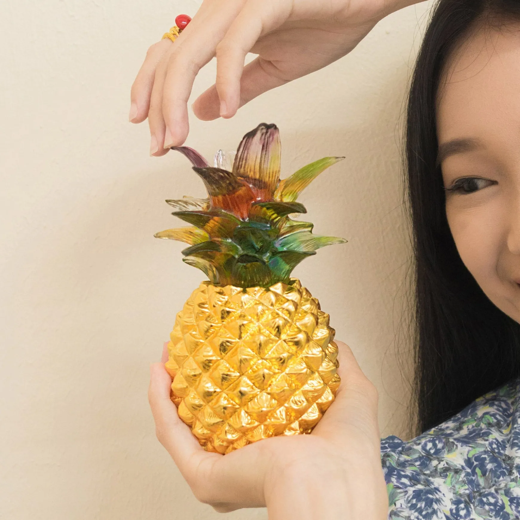 Auspicious Pineapple with Liu Li