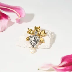 Bapticidium Huwuduen Wasp Orchid Pearl Brooch