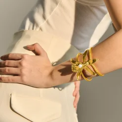 1974 Brassidium Cuff Bangle