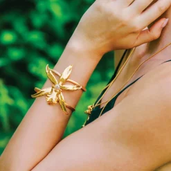 1974 Brassidium Cuff Bangle