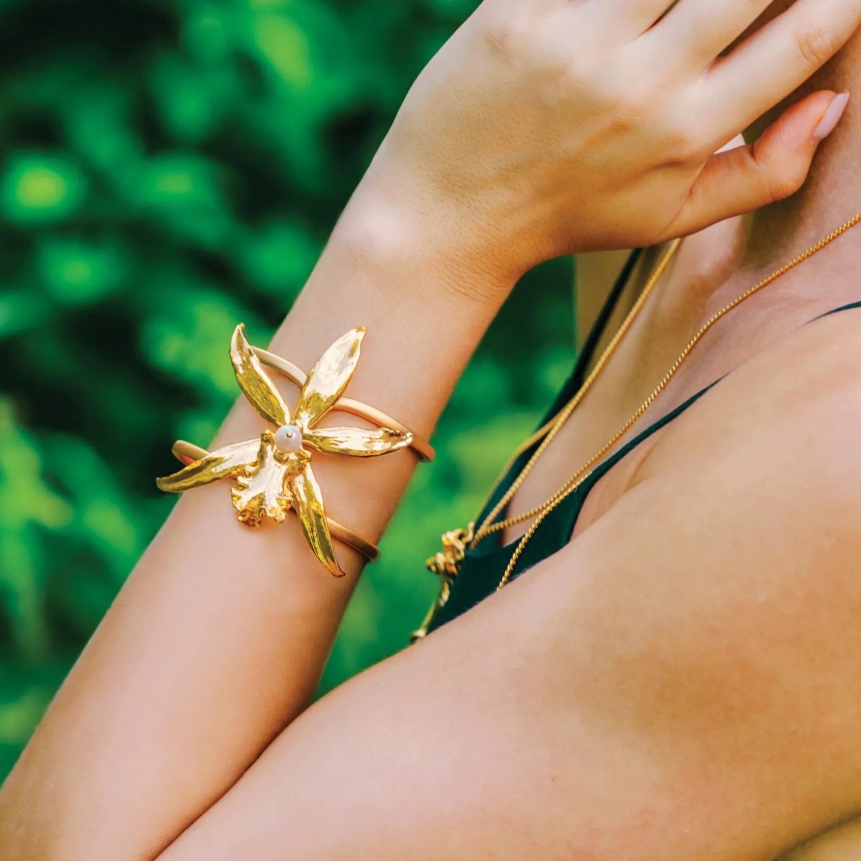 1974 Brassidium Cuff Bangle