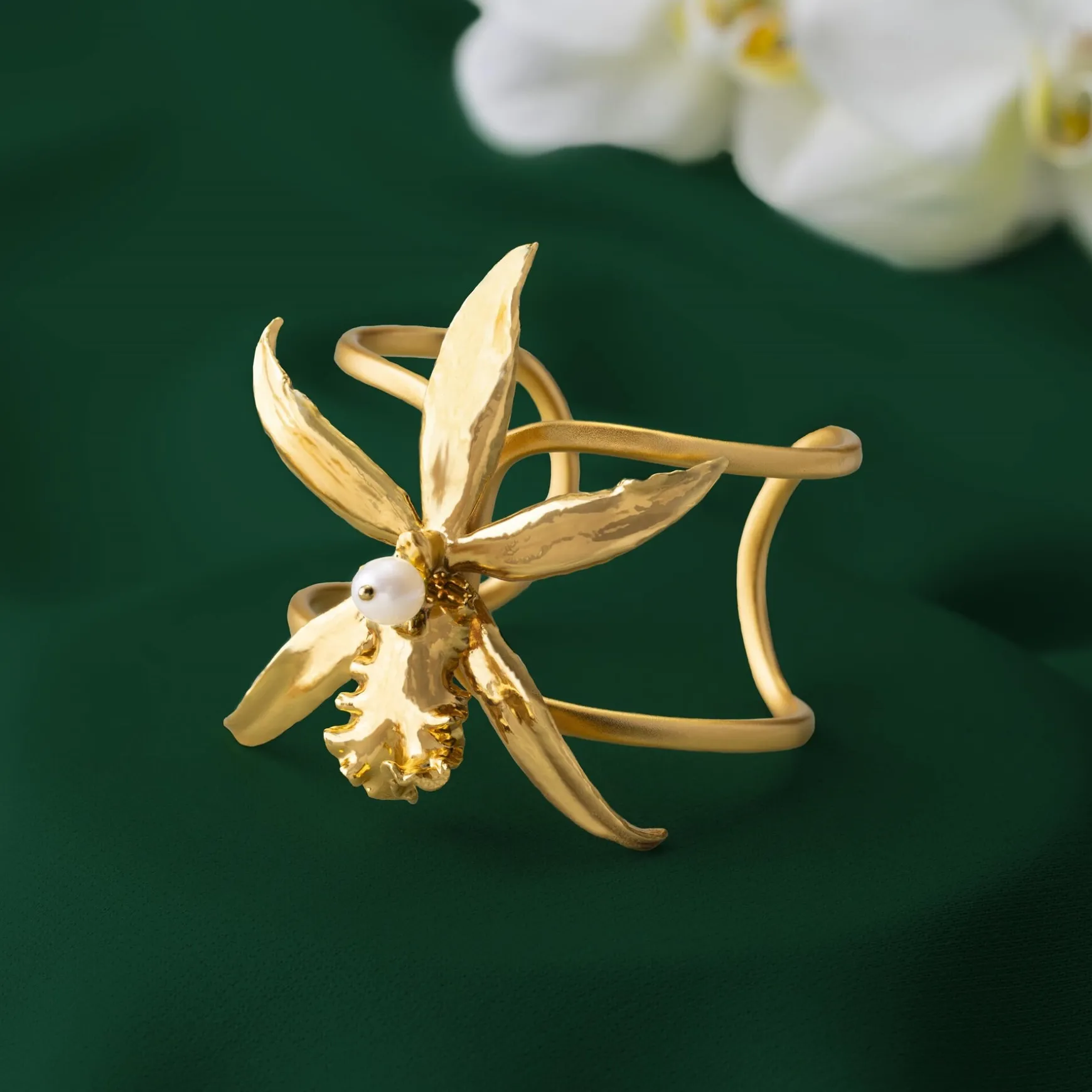 1974 Brassidium Cuff Bangle