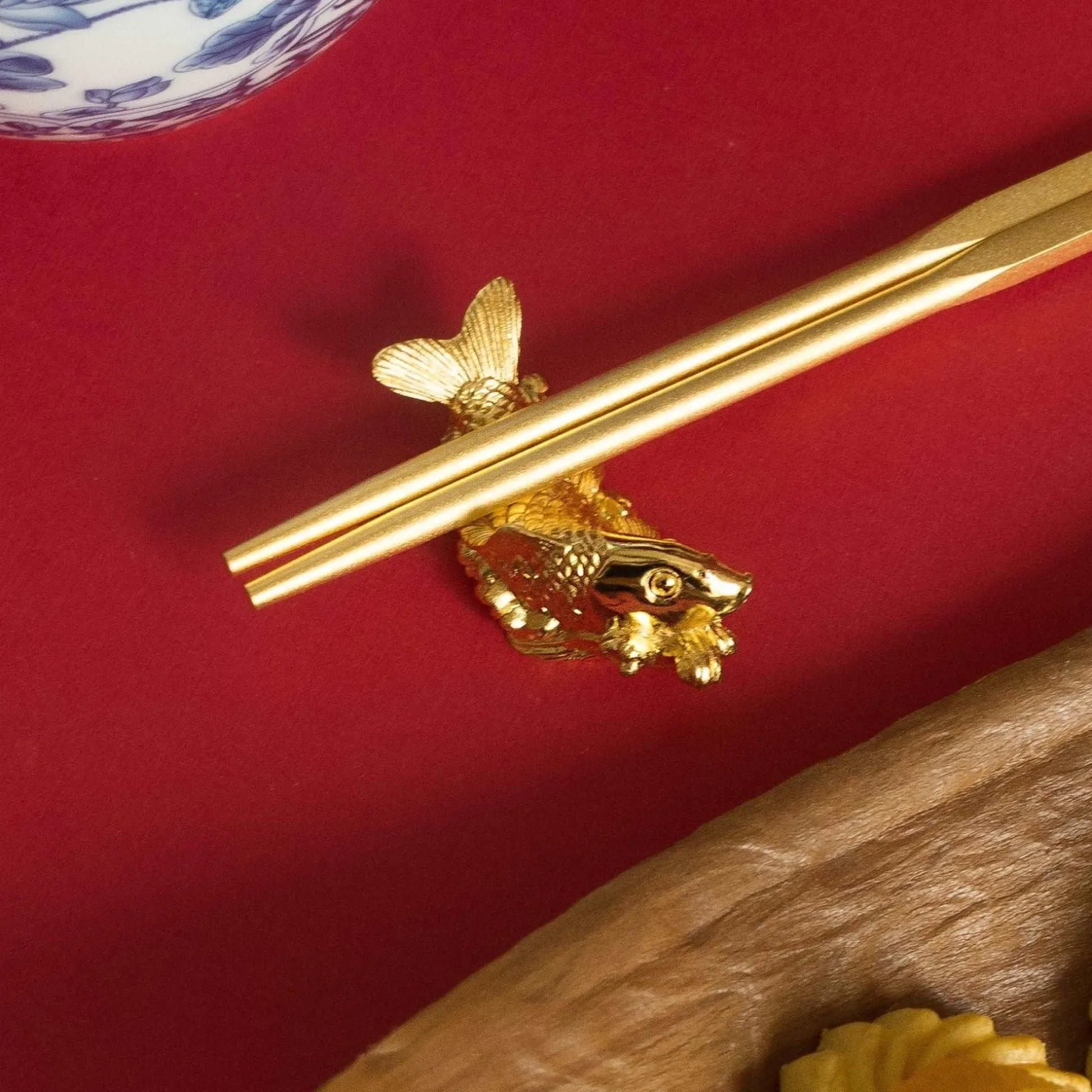 Chopsticks with Carp Rest