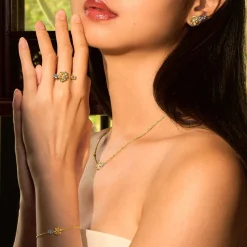 Enchanted Jasmine Ring in Gold and Palladium with White Topaz
