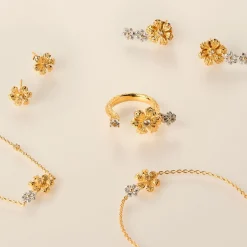 Enchanted Jasmine Ring in Gold and Palladium with White Topaz
