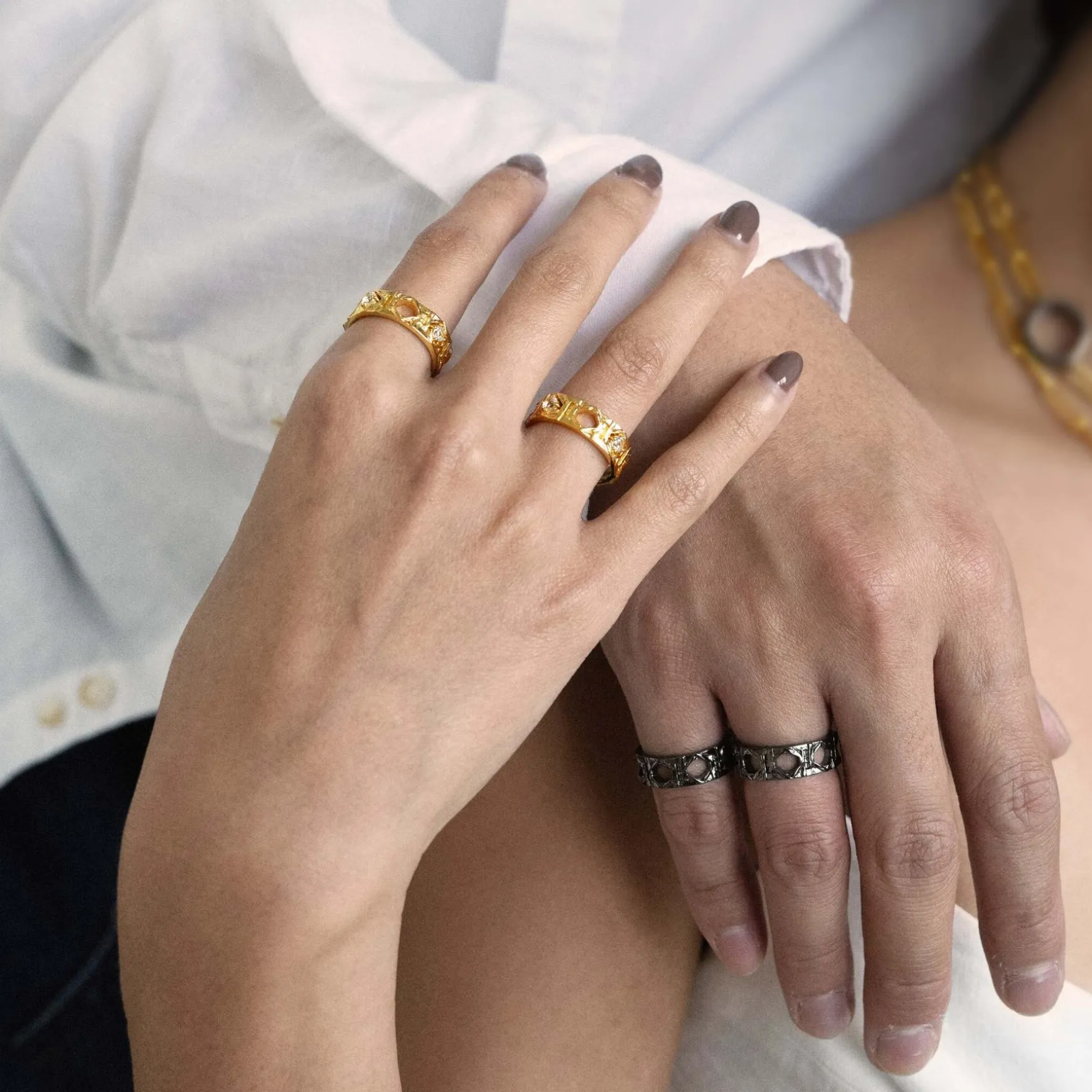 Entwined Rattan Ring with Topaz (YG)
