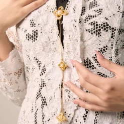Lady Peranakan Gold Kerongsang with Pearls