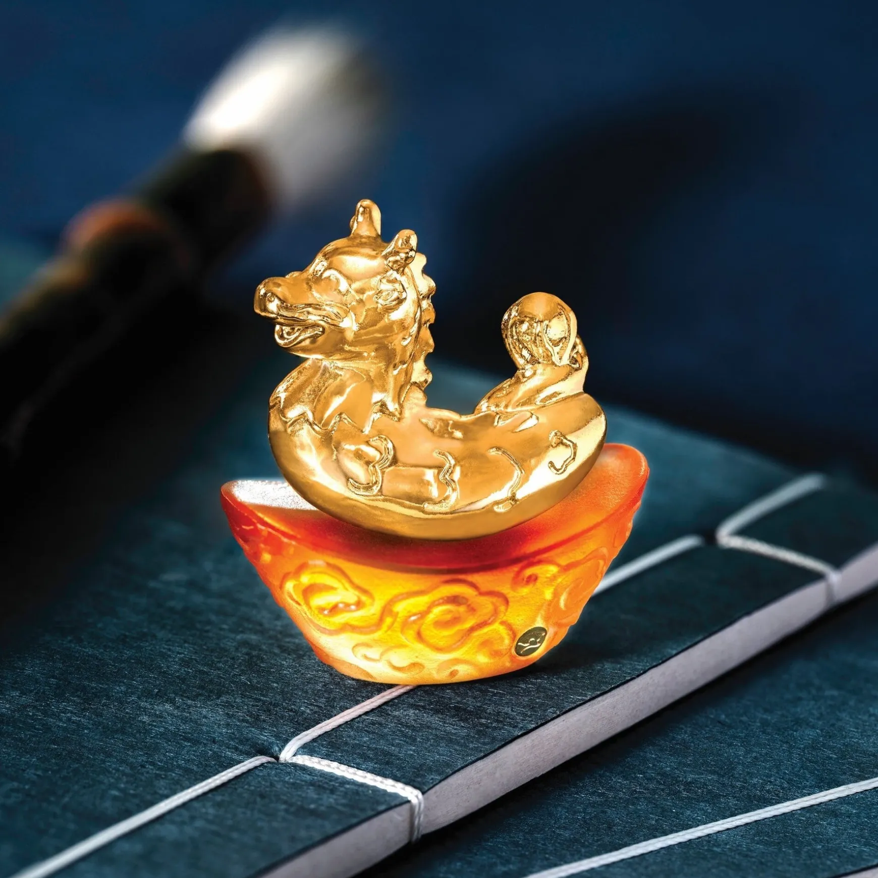 Mini Celestial – Dragon on Amber Liu Li