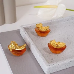 Mini Celestial – Rabbit on Amber Liu Li