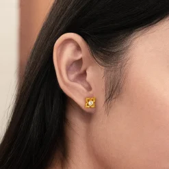 Peranakan Earrings with White Topaz (G)
