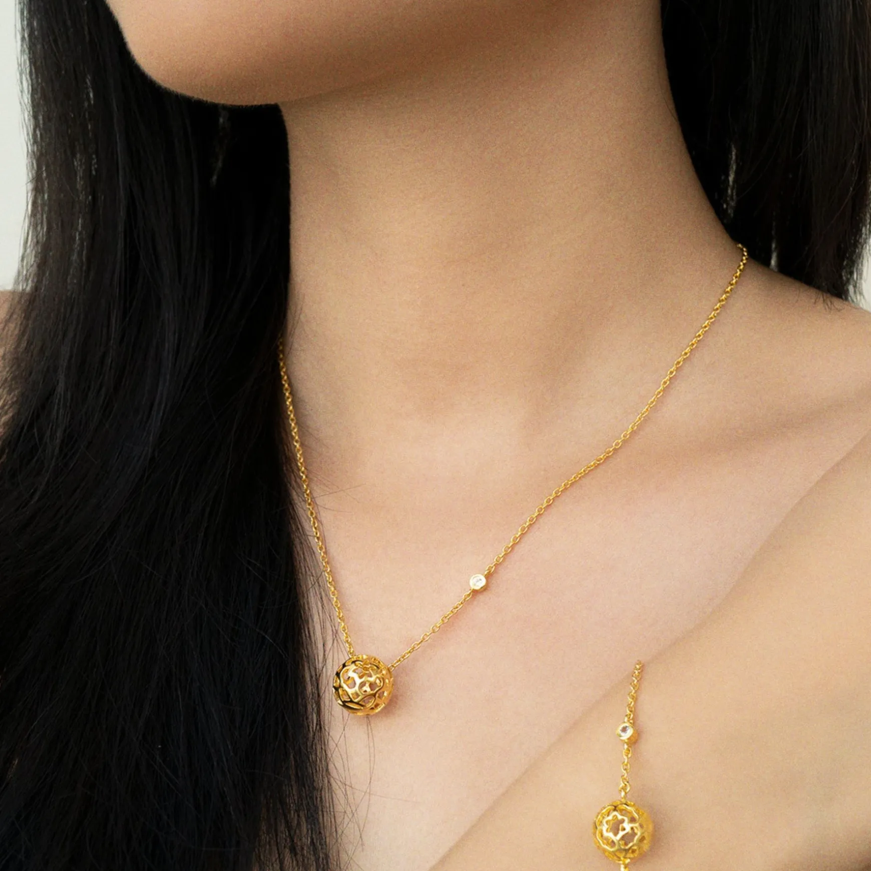 Peranakan Spheres Large Necklace with White Topaz (G)