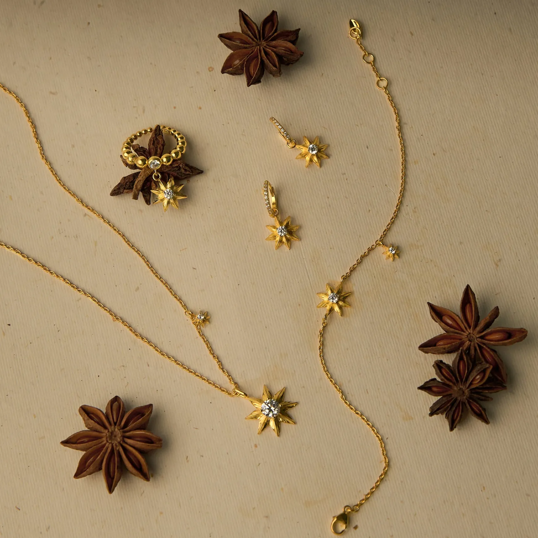 Starry Anise Bracelet in Gold