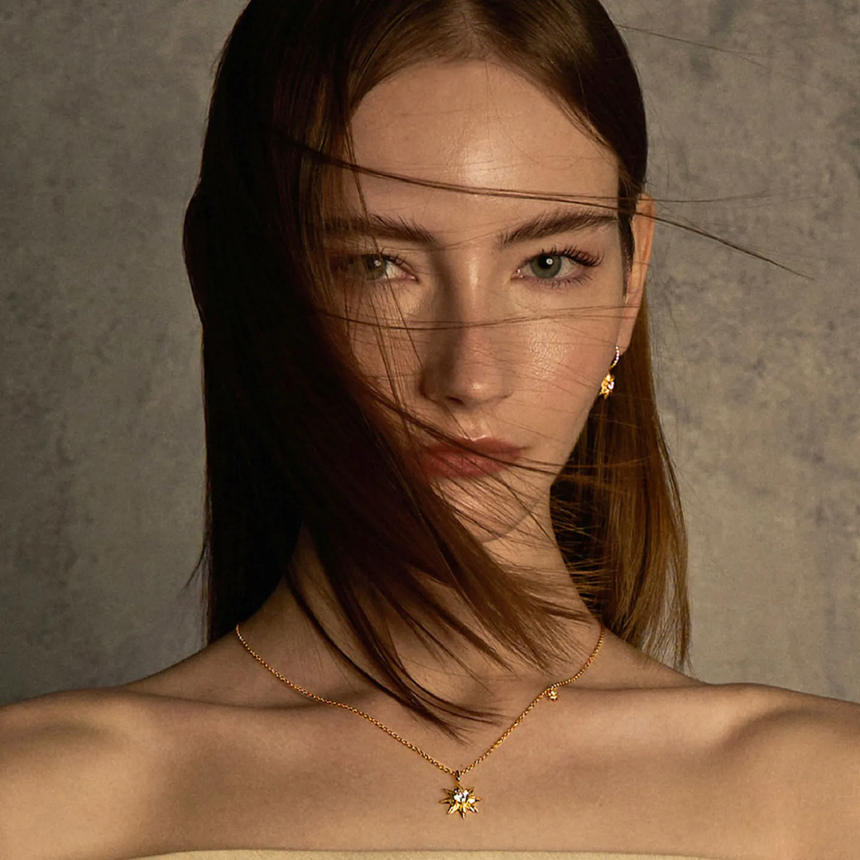Starry Anise Necklace in Gold