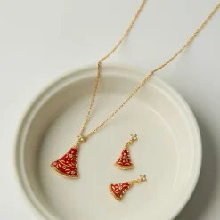 Sweet Nyonya Earrings in Gold with White Topaz