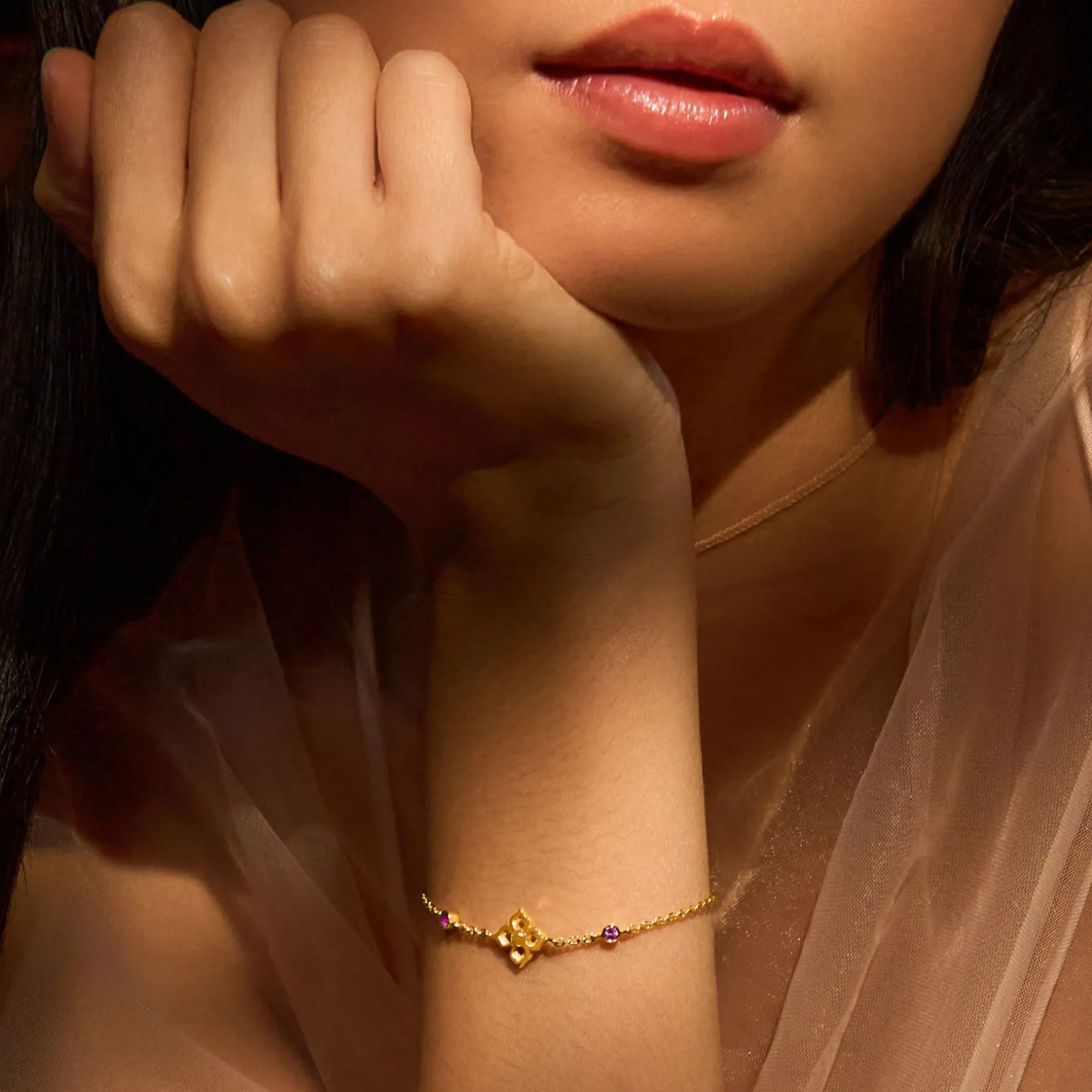 Timeless Nyonya Bracelet in Gold with Pink Sapphires