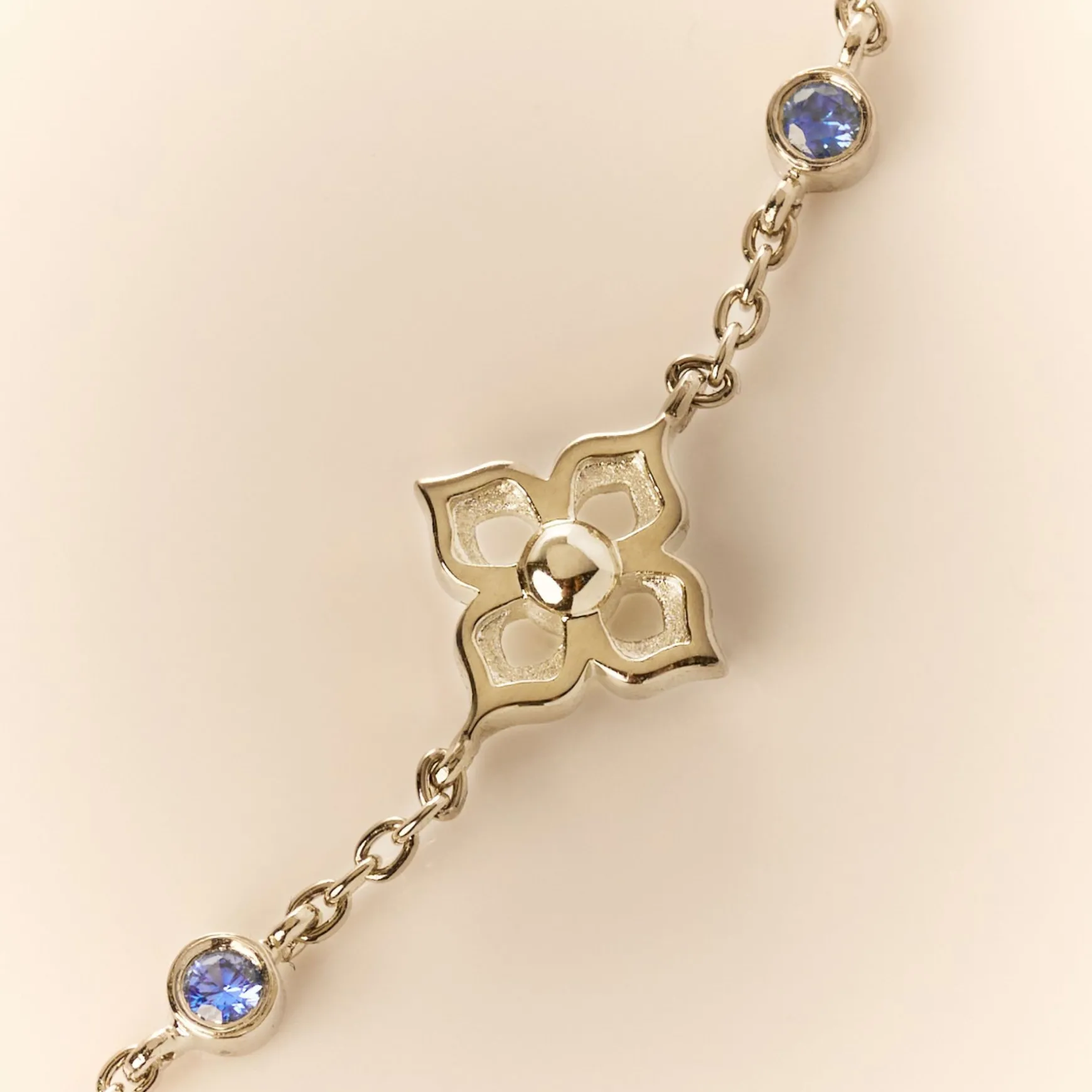 Timeless Nyonya Bracelet in Rhodium with Blue Sapphires