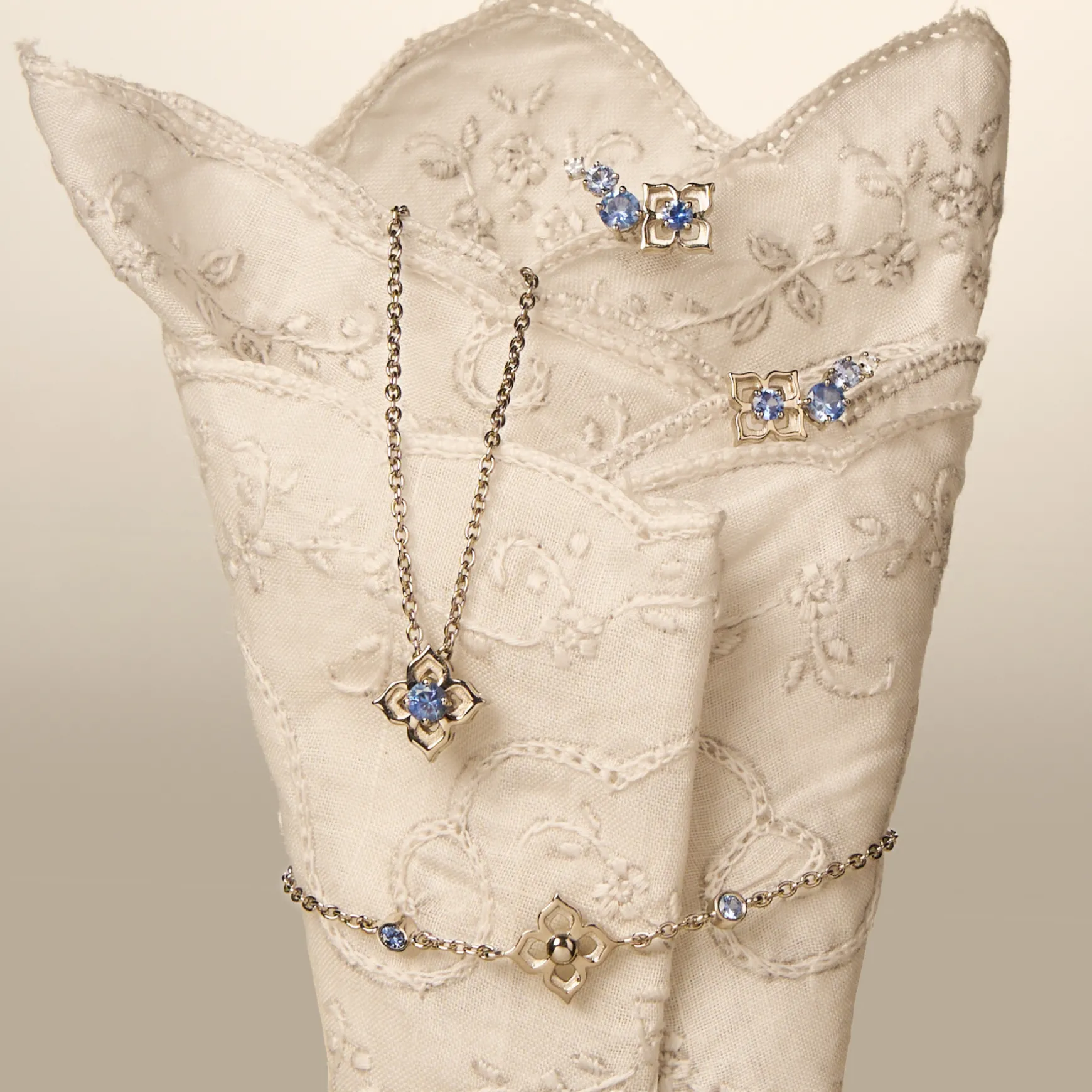 Timeless Nyonya Bracelet in Rhodium with Blue Sapphires