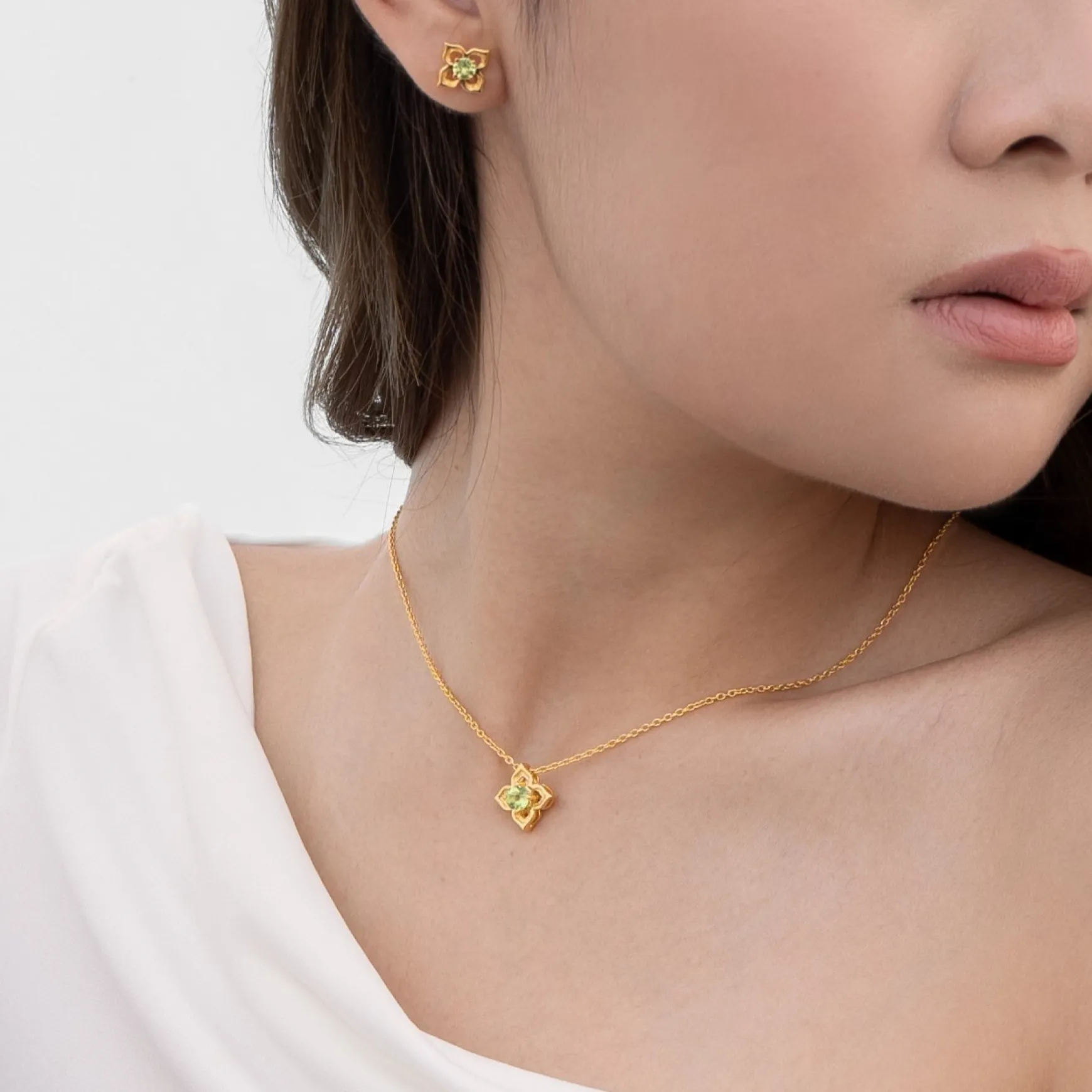 Timeless Peranakan Small Necklace With Peridot