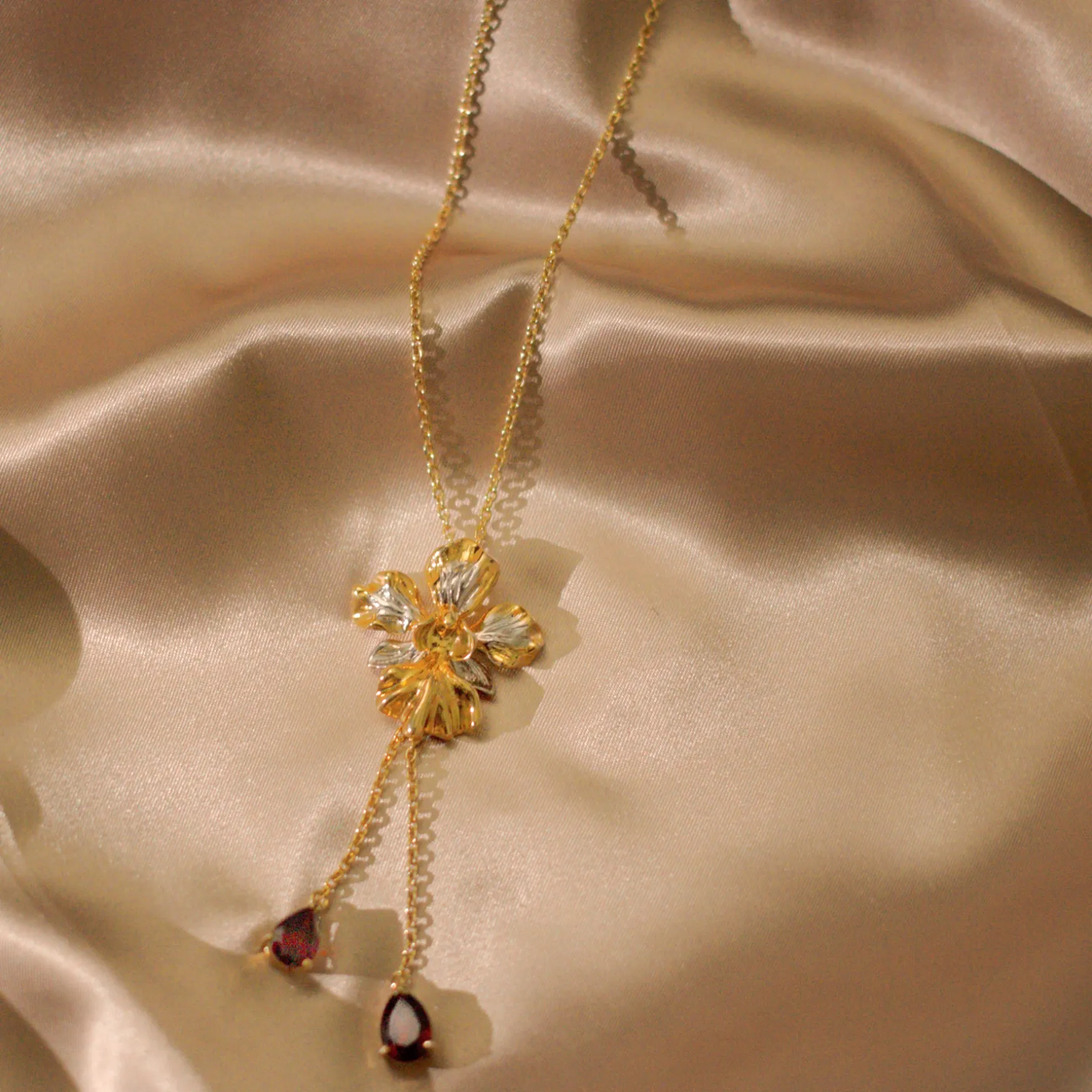 Vanda Miss Joaquim Heritage Long Necklace with Garnet